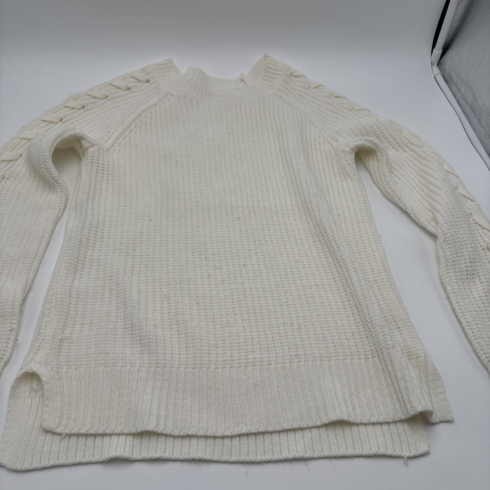 SO Ivory White Knit Sweater Women's Size Medium Pullover Winter Wear